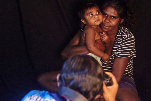 Mary-Lou captures a beautiful moment between a mother and daughter in the Pandanus Park Playgroup kitchen studio