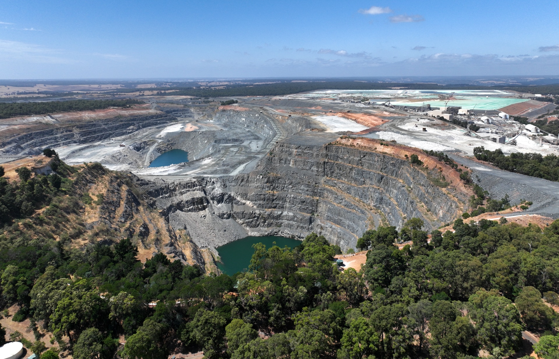 Uma foto aérea dos poços da mina Greenbushes.