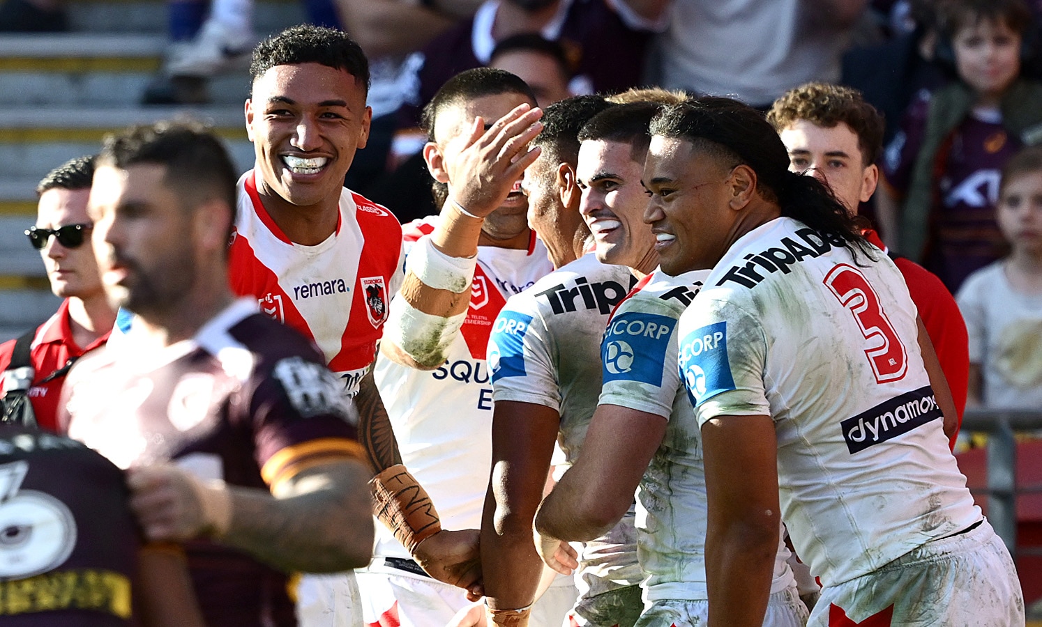 Live: Dragons snap losing streak with shock win over desperately poor Broncos