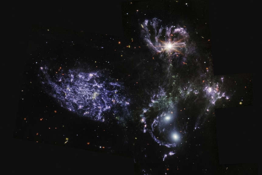 Un grupo de cinco galaxias visto desde el Telescopio Espacial James Webb de la NASA