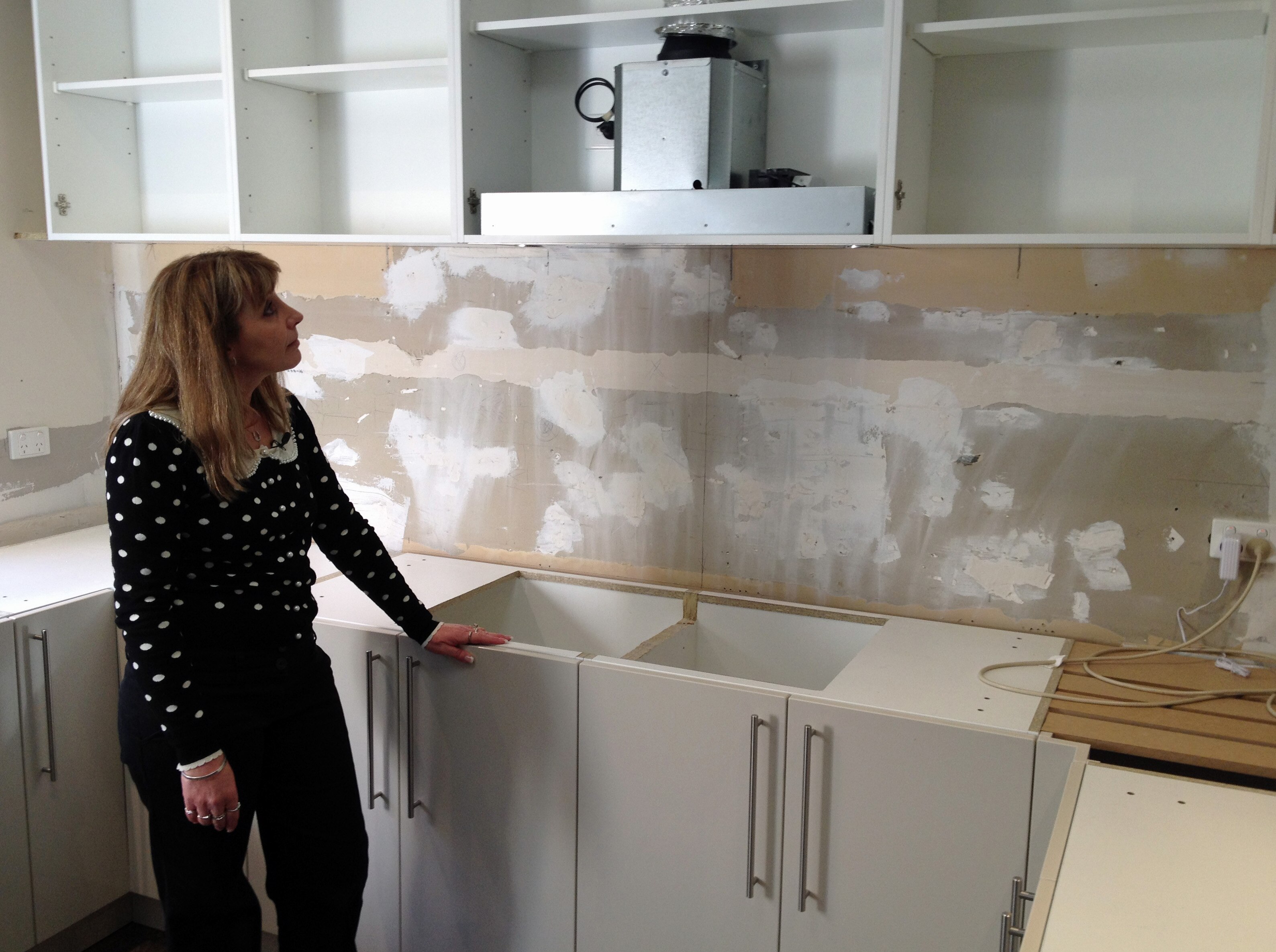 Renovators in limbo after kitchen company calls in administrators - ABC ...