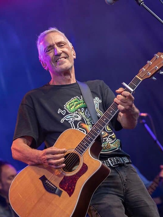 John Waters performs with an acoustic guitar at Fire Aid 2020 in Bowral.