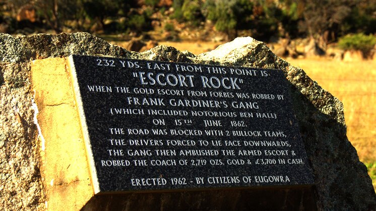 A plaque detailing Australia's largest gold heist.
