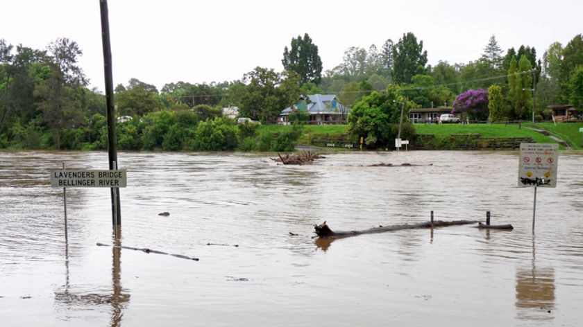 Water rises over Lavenders Bridge