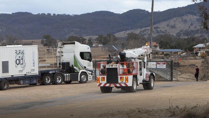 Rural Aid trucks arrive at Tenterfield dam