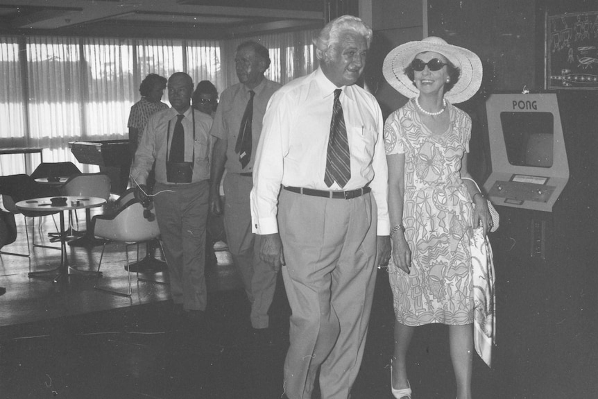 Governor General John Kerr visits the Arnhem Club during a trip to Gove.