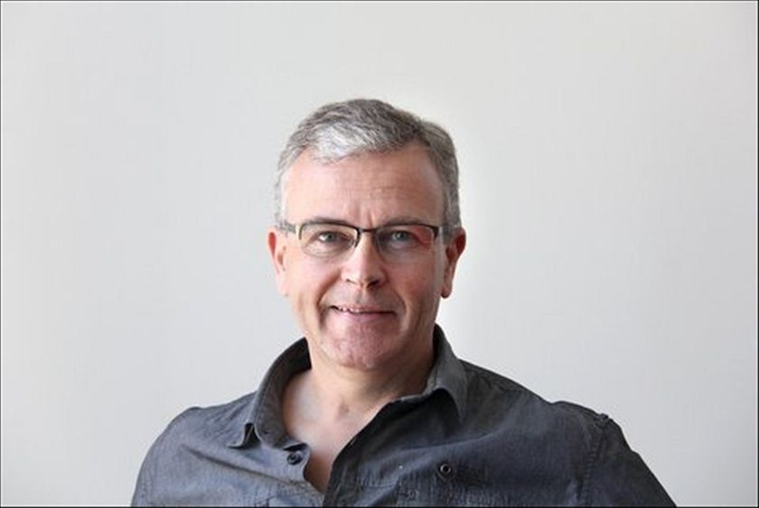 Neurobiologist Justin Marshall investigates the eyes of fish episode artwork