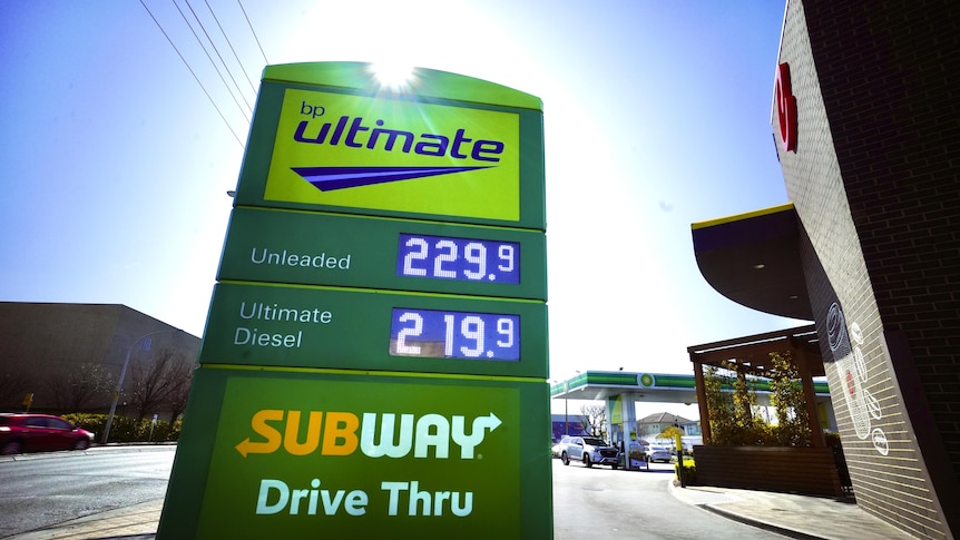 Les prix de l’essence grimpent à Adélaïde – mais c’est l’un des endroits les moins chers à faire le plein