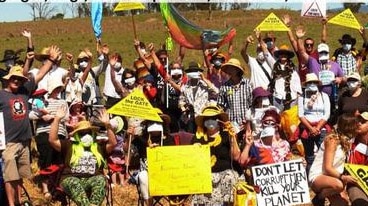 Gloucester residents protesting against AGL's Waukivory CSG project.