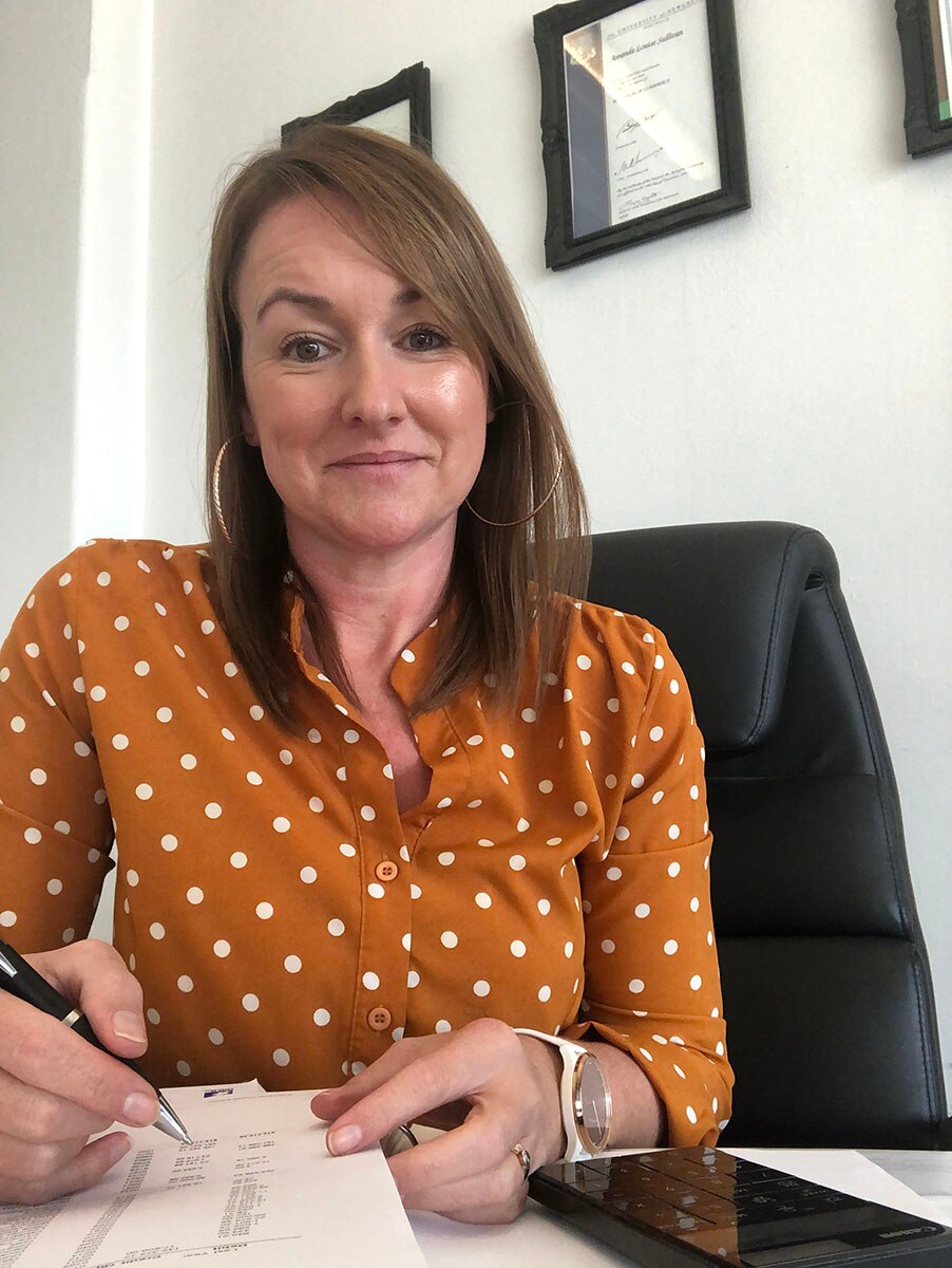 Sole traders feeling the pinch in coronavirus double whammy - ABC News