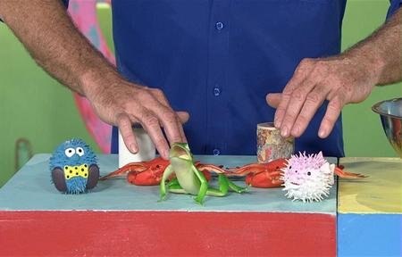 Make a Shaker - ABC Kids