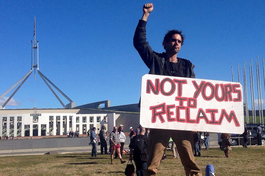 Lone protester makes statement