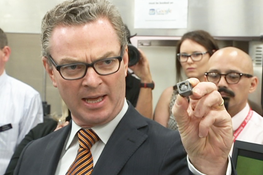 Christopher Pyne tours manufacturing facilities in Adelaide