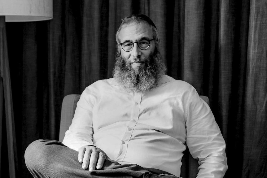 Black and white image of Rabbi Mendel Kastel.