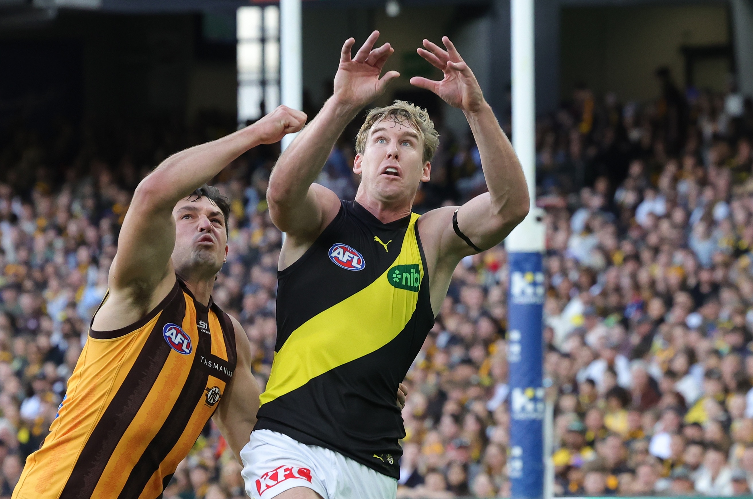Live: Tigers, Hawks kick off Sunday AFL triple-header