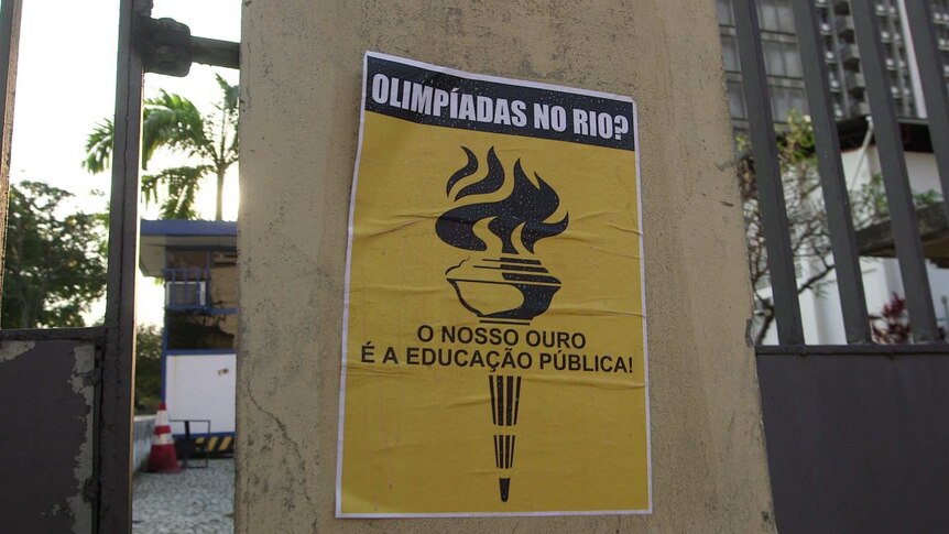 A poster at the State University of Rio de Janeiro in support of public education.