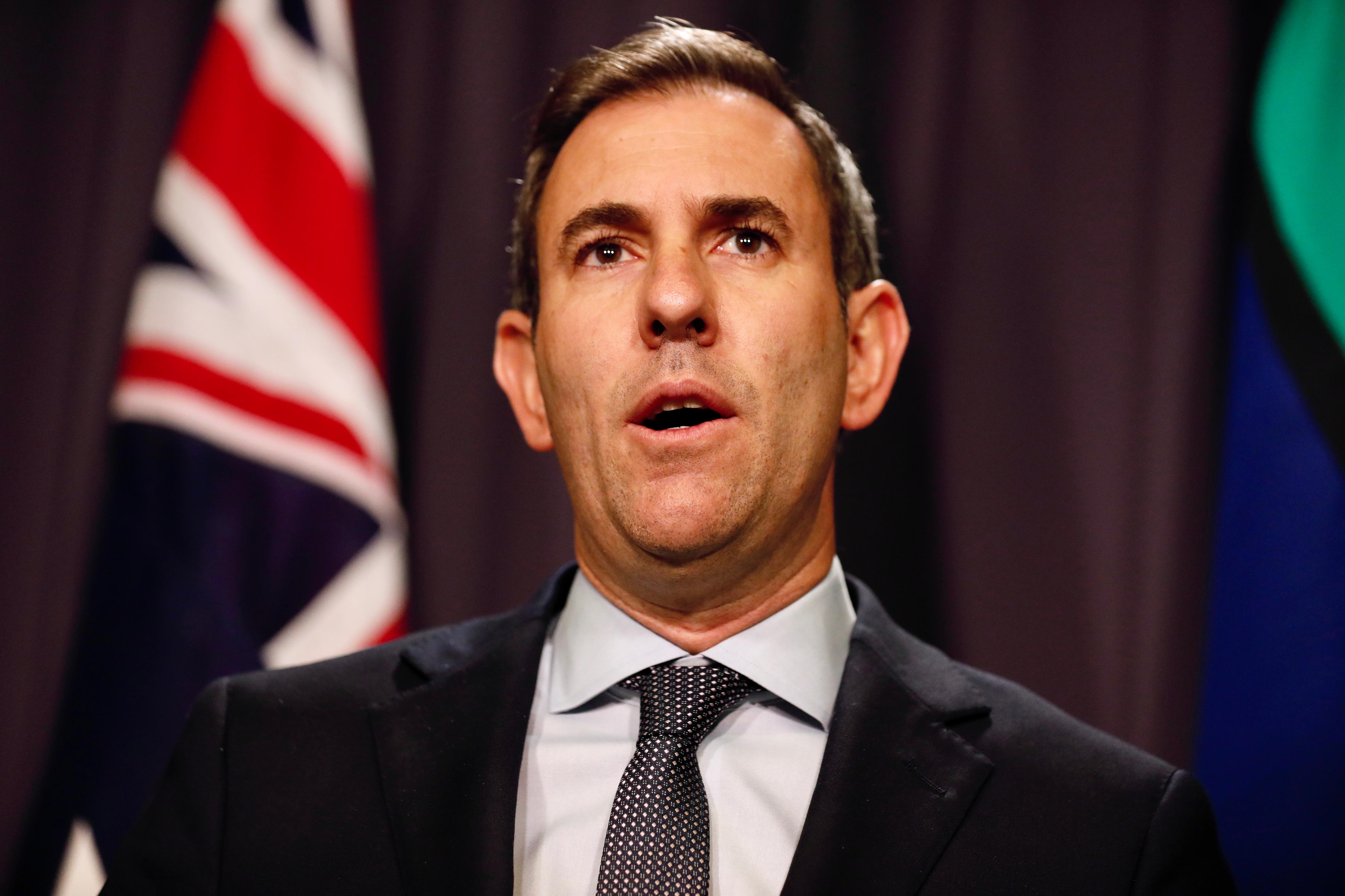 Ένα κοντινό πλάνο στην ομιλία του Τζιμ.