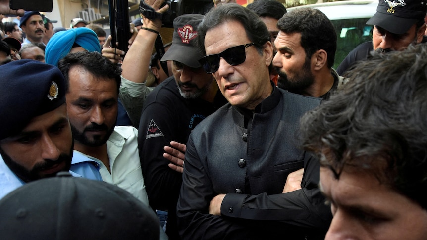 La commission électorale pakistanaise disqualifie l’ancien Premier ministre Imran Khan d’exercer des fonctions publiques