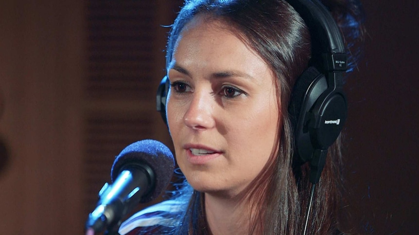Amy Shark live  in the Like A Version studio 2016