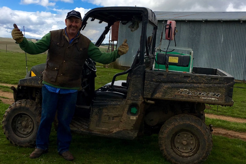 Bombola farmer Nigel Spoljaric gives wireless internet the thumbs up