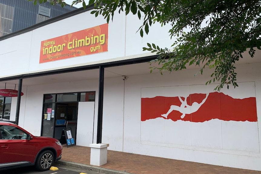 A building with the sign indoor climbing