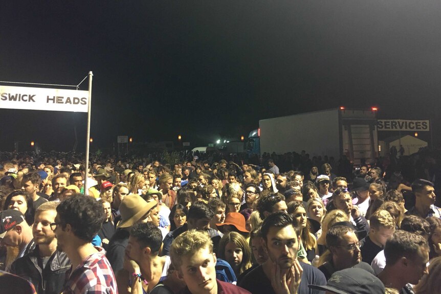 Massive lines for bus transport from Splendour in the Grass 2016, night 1, July 22, 2016