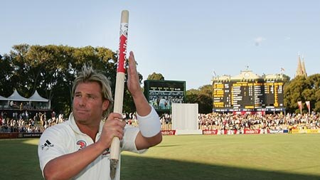 Shane Warne claps at end of Adelaide Ashes Test