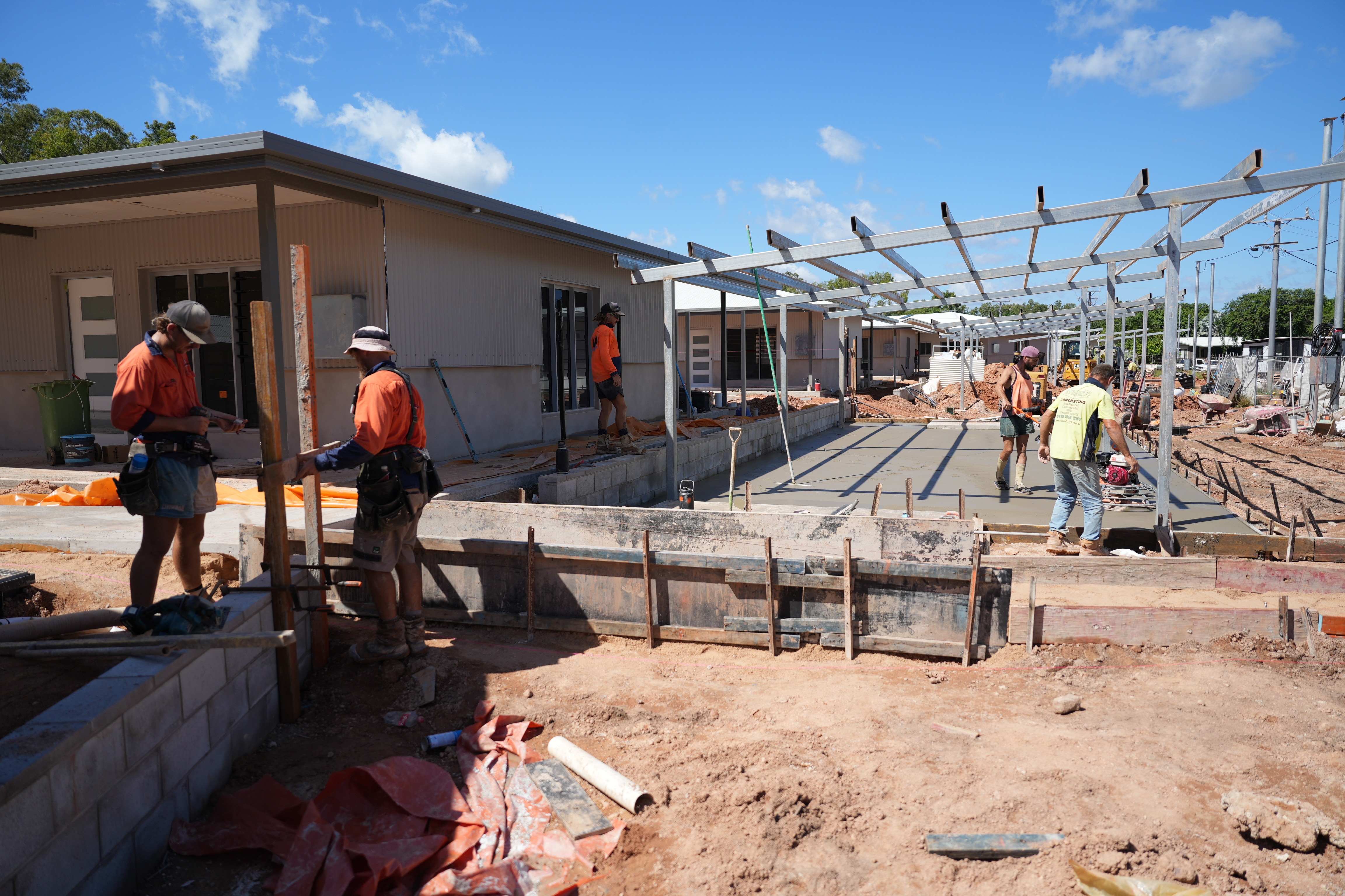 NT government at odds with Nhulunbuy economic fund over housing crisis