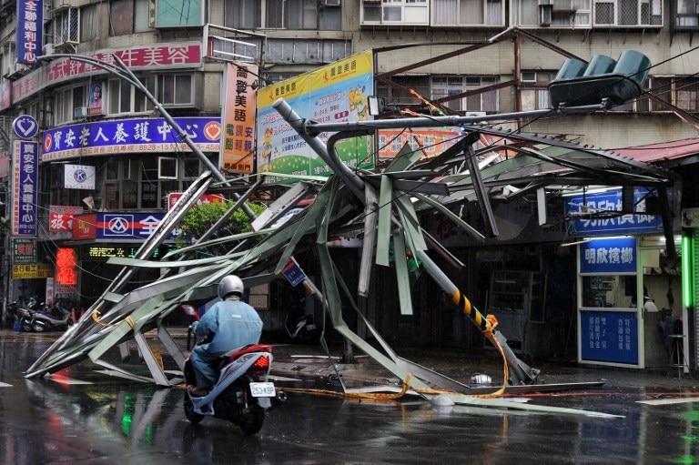 Deadly Typhoon Sweeps Across Taiwan - ABC News