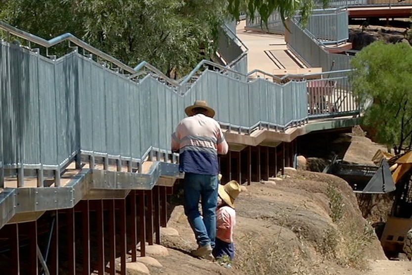 Floating walkway, Winton