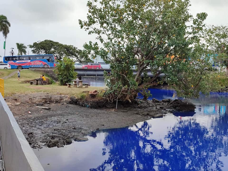 Ink spill causes Fiji river to turn bright blue - ABC Pacific