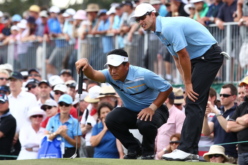 Adam Scott and KJ Choi enjoyed a comfortable 7 and 6 win over the more heralded Tiger Woods and Steve Stricker.
