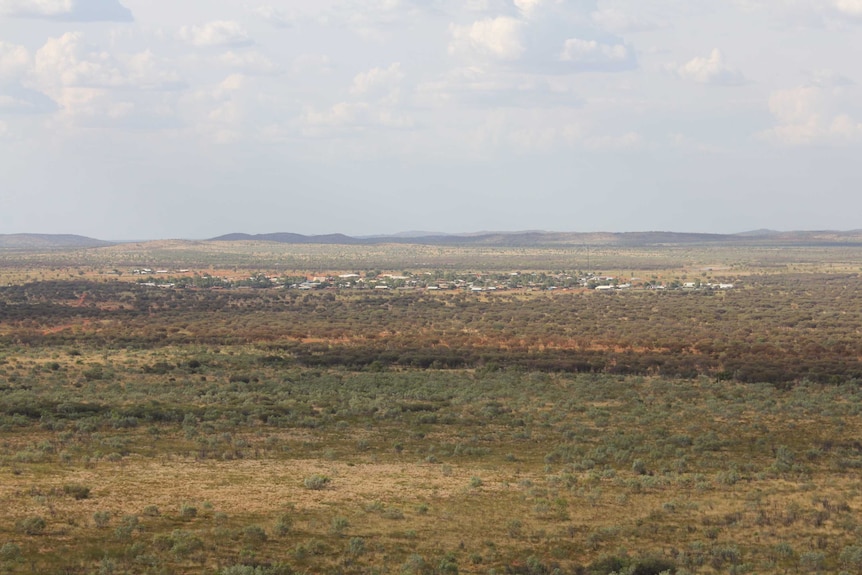 Mountains overlooking the small community of Yuendumu.