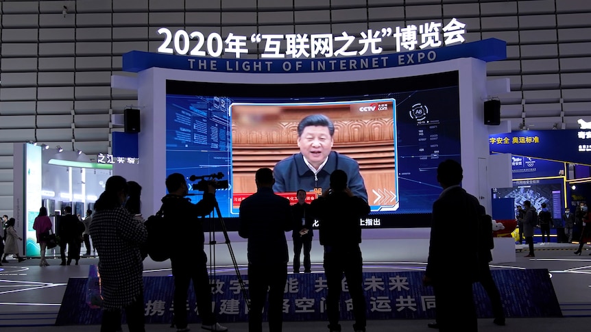 Xi Jinping en la pantalla 