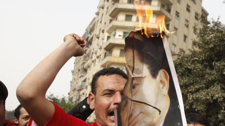 Egyptians rally against Mubarak