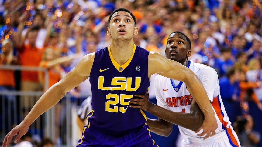 LSU's Ben Simmons shields DeVon Walker of Florida in their basketball match on January 9, 2016.