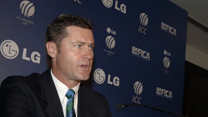 Simon Taufel: 'I'm angry that in our hour of need we were left on our own'