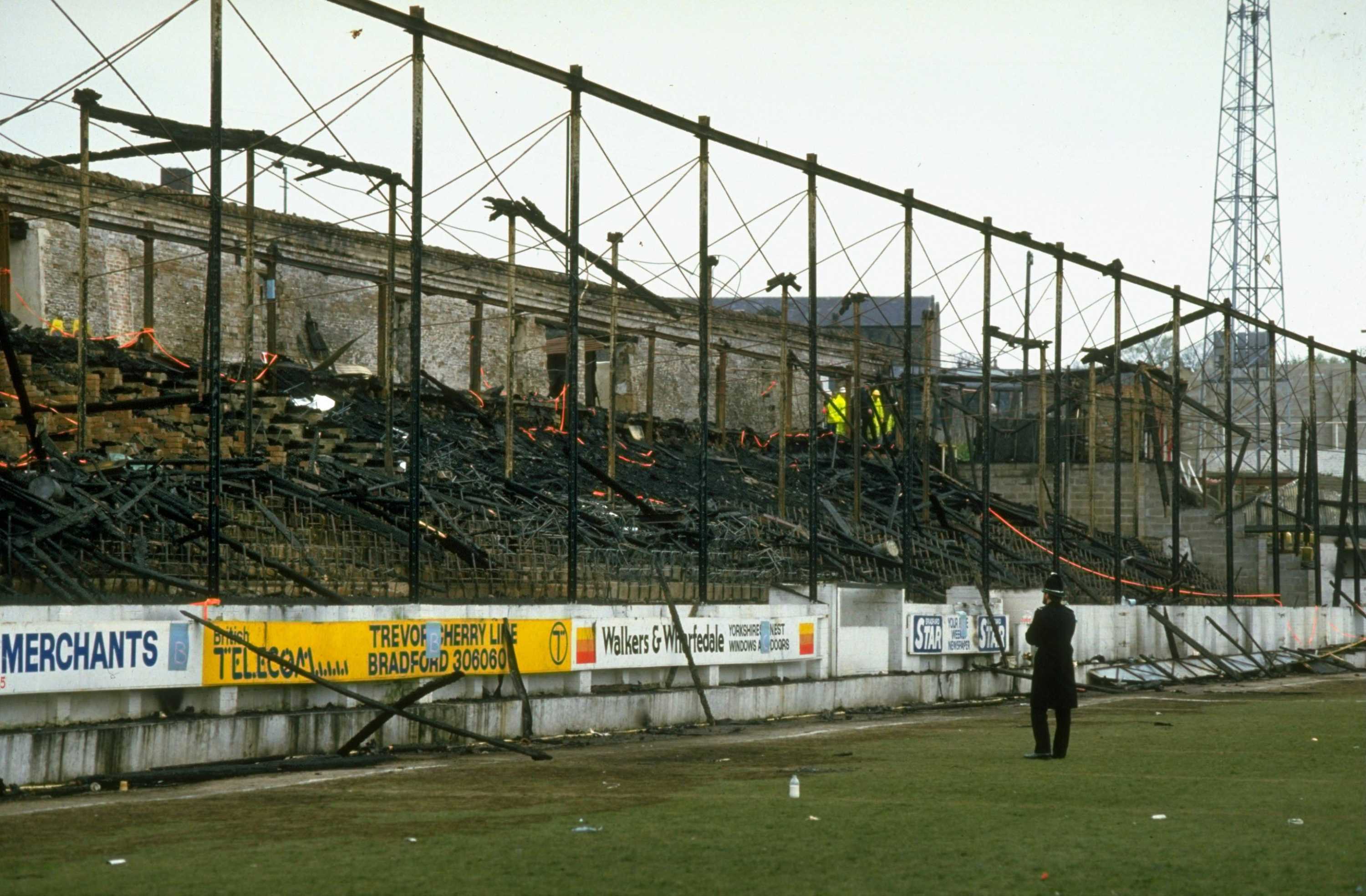 Bradford City Fire Memorial Service Honours Victims 30 Years After Stadium Disaster Abc News