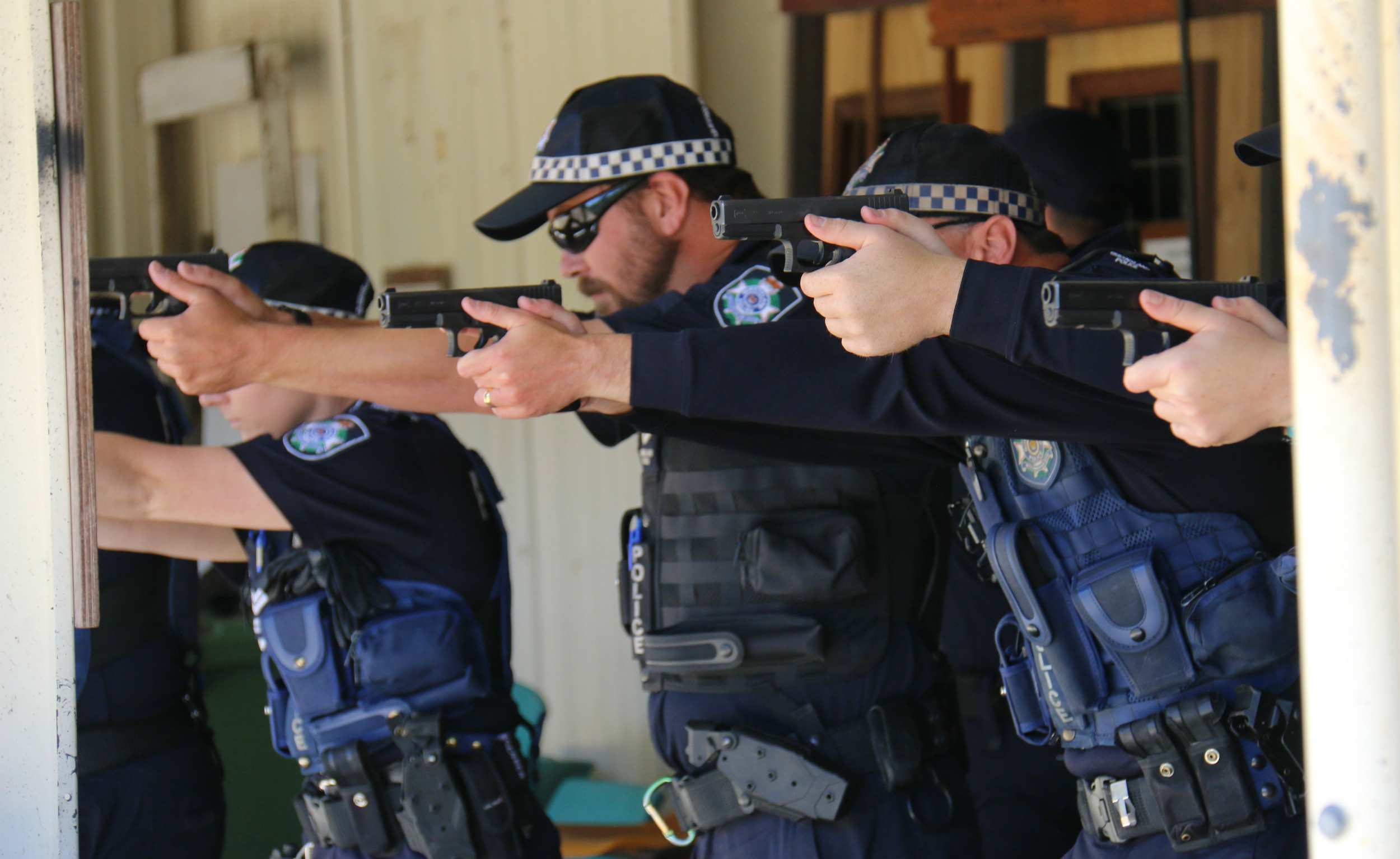 Queensland police to issue weaponmounted lights to frontline officers