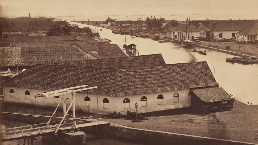Batavia roadstead c.1865. Albumen silver photo.