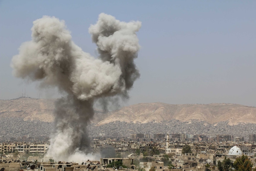 Syrian government forces launch air strikes in Jobar