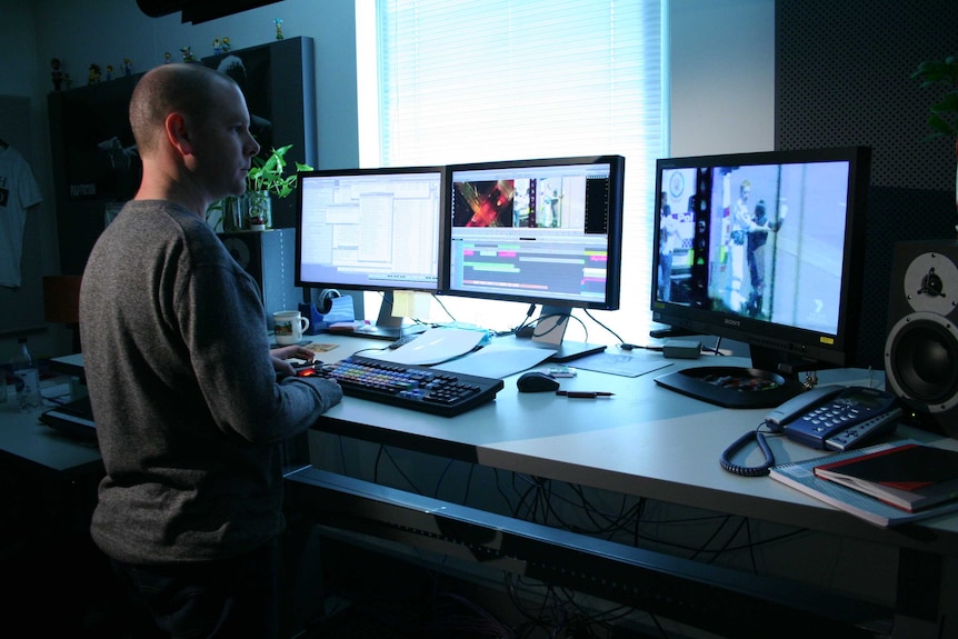 Guy Bowden editing The Siege programs for Four Corners.