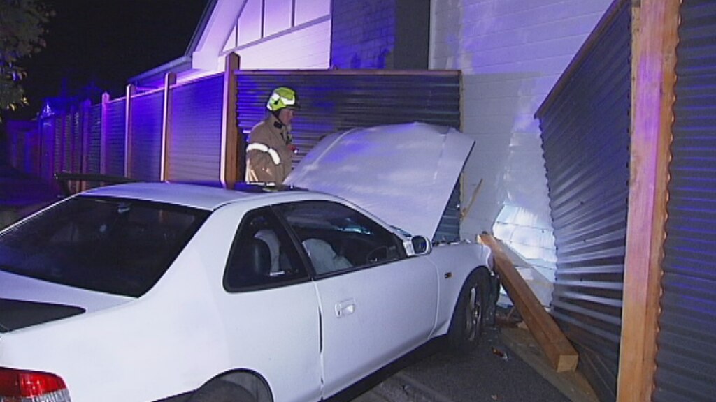 Drink-driver crashes into home in Melbourne's north - ABC News