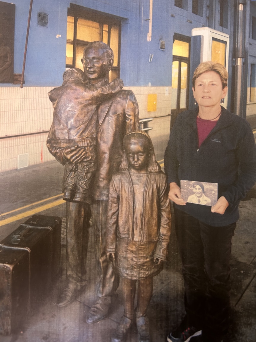 Nicholas Winton statue