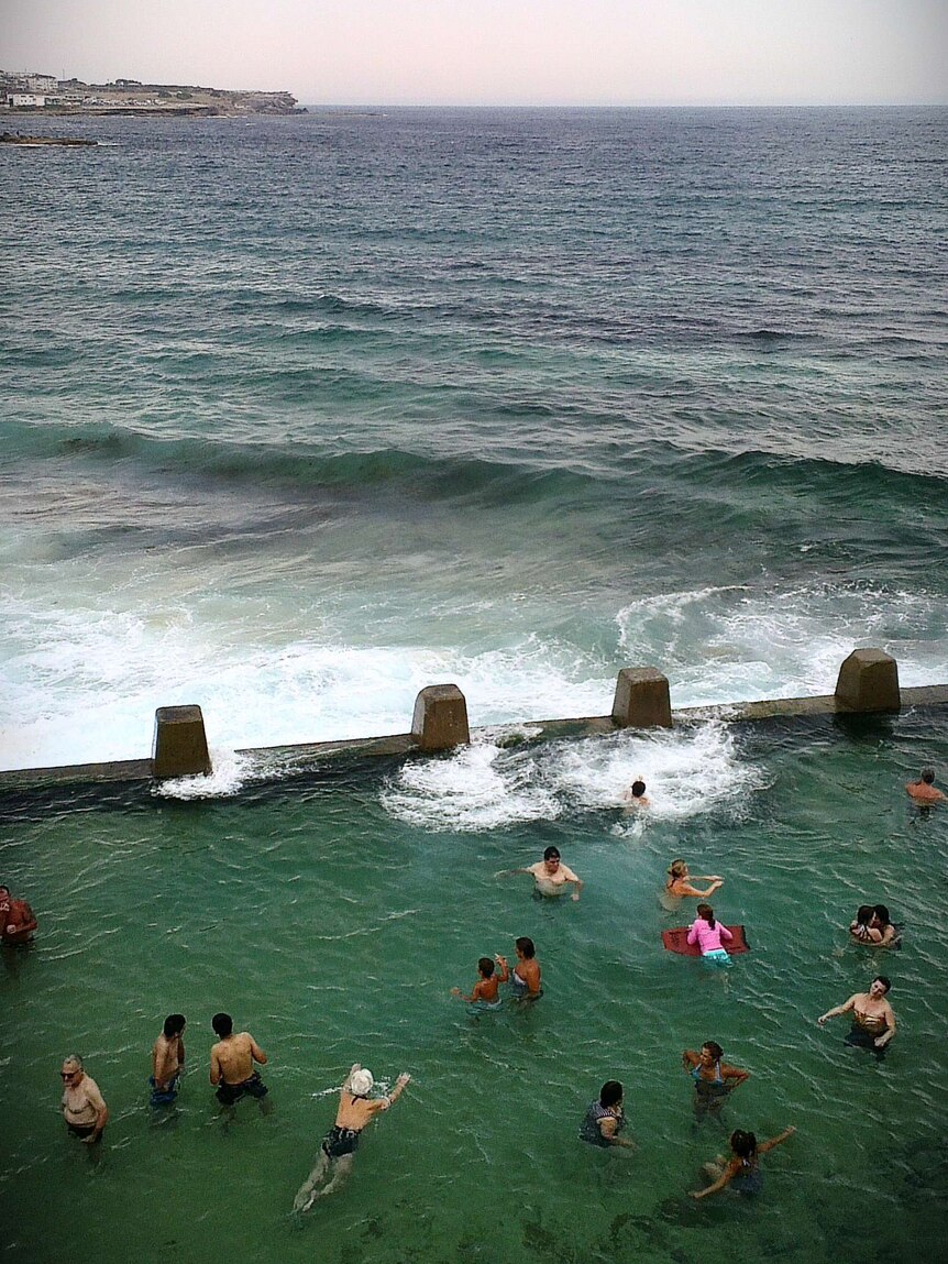 Sydneysiders cool off at Coogee beach