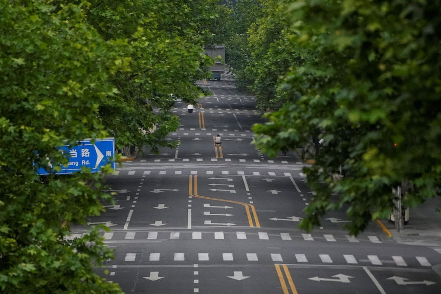 上海封城期间空荡荡的街道。