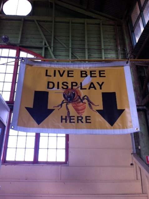 Bee expo sign