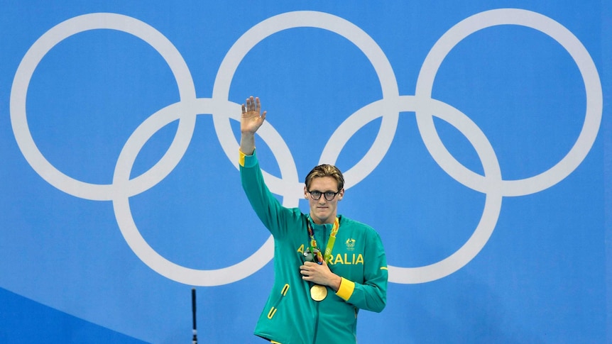 Mack Horton with his 400m freestyle gold medal