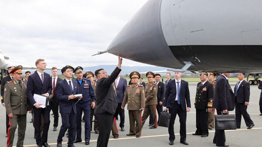 朝鲜领导人金正恩视察俄罗斯核轰炸机和高超音速“国王”导弹