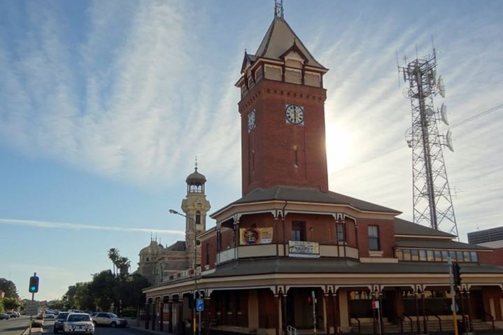 A historic tower in the CBD of an outback town.